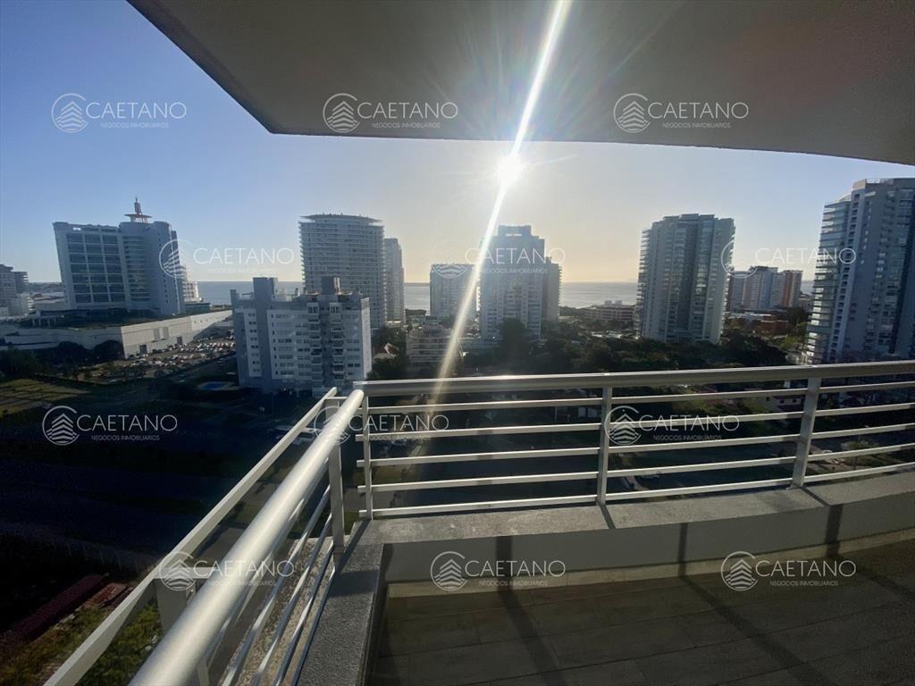 Venta apartamento 3 dormitorios. Playa mansa, del
