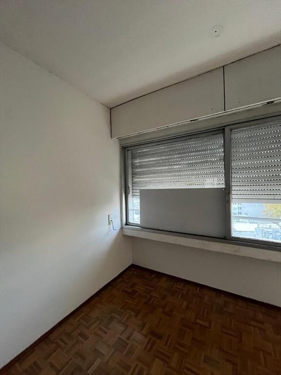 Apartamento en alquiler, tres dormitorios, Centro (Montevid