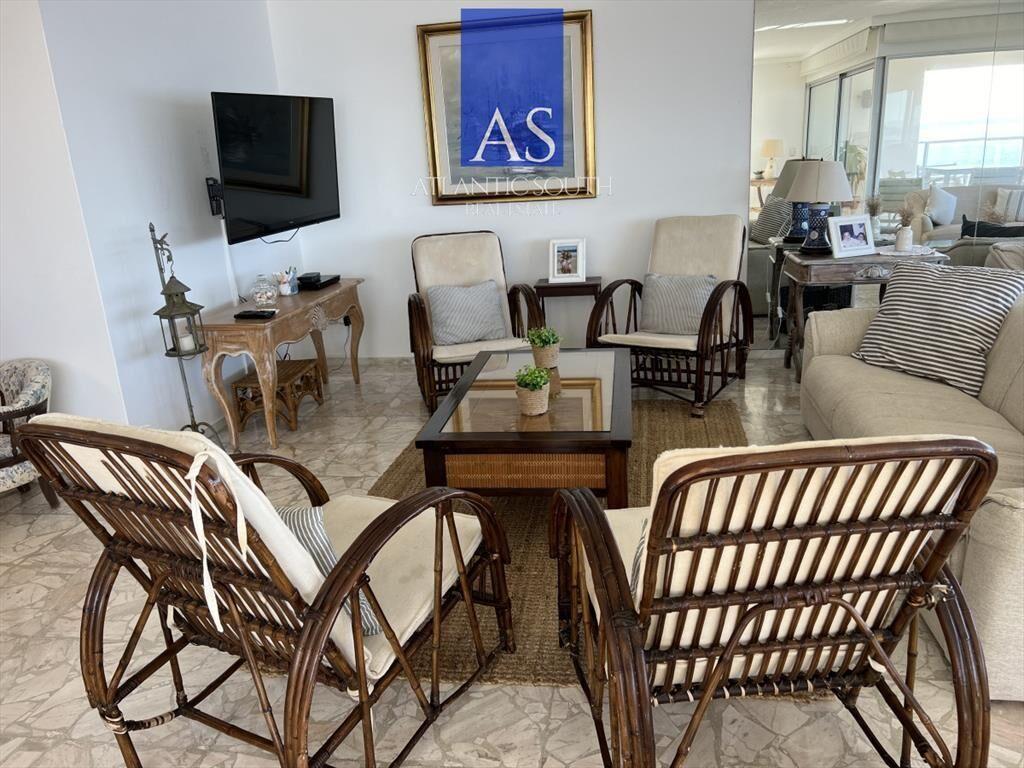 Apartamento 3 dormitorios+ dependencia piso alto