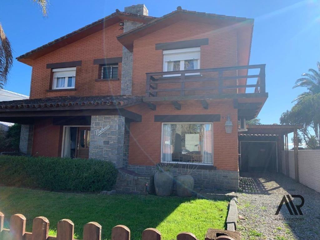 Gran casa en alquiler en Peninsula, proximo al faro