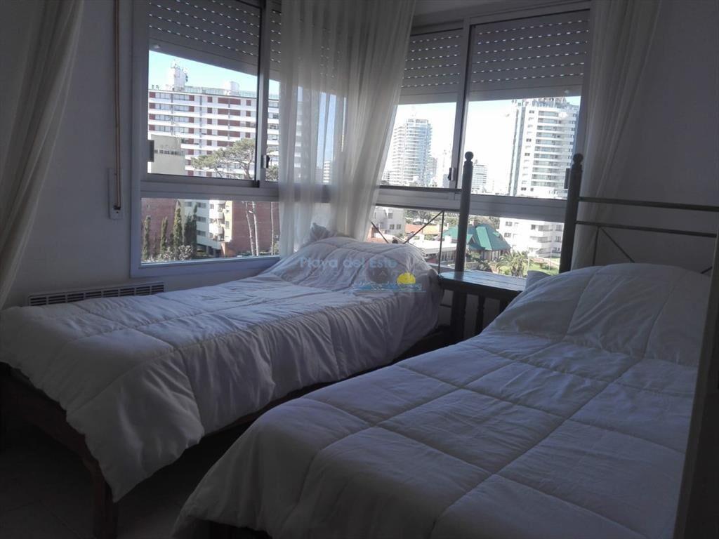 Apartamento en Venta de 2 dormitorios y medio en