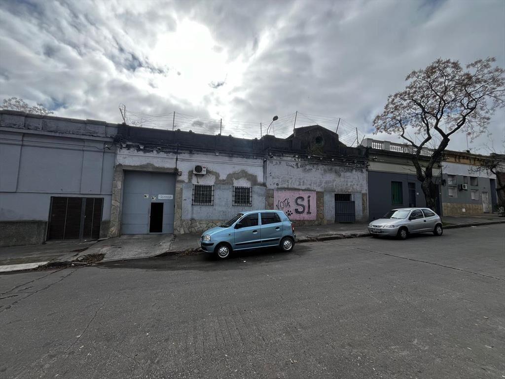 Zona mayorista, próximo Arenal Grande, 862 m2 , entrada cam