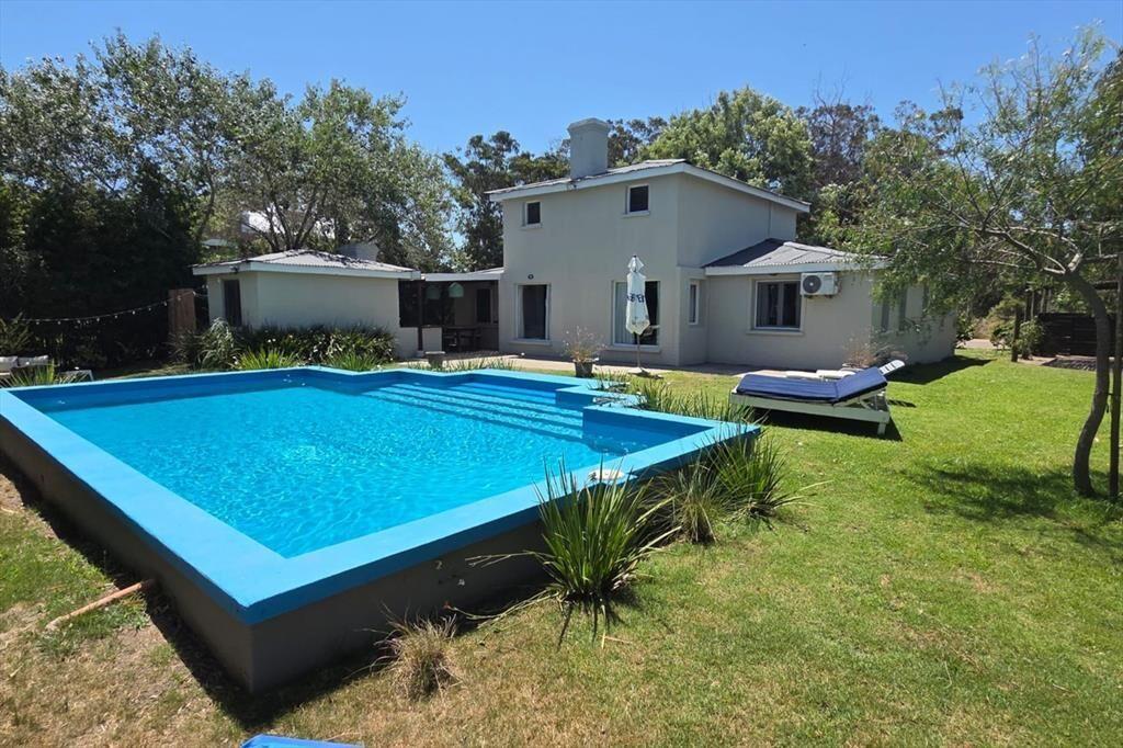Venta casa 4 dorm, piscina, la Barra