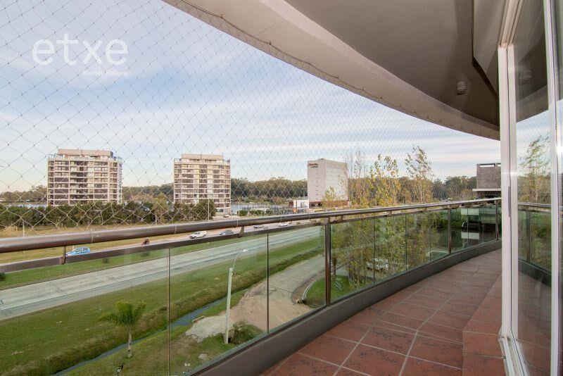 Excelente Apartamento con mejoras. Avenida de las America...