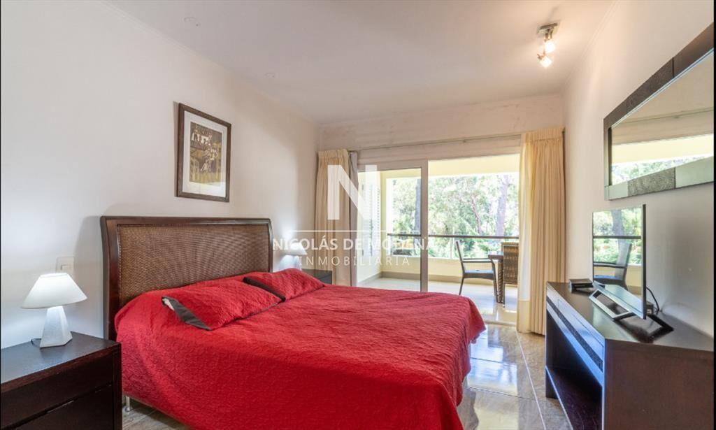 Departamento de 1 dormitorio en venta en complejo