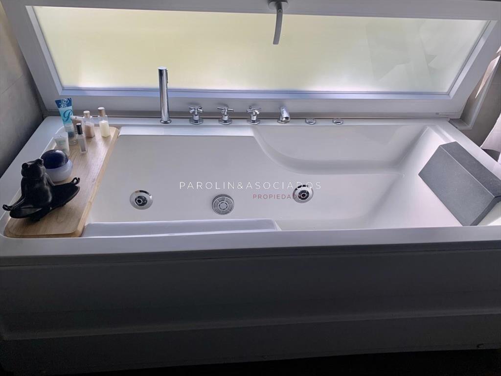Casa en venta de 5 dormitorios y 5 baños en Montoya, Punta