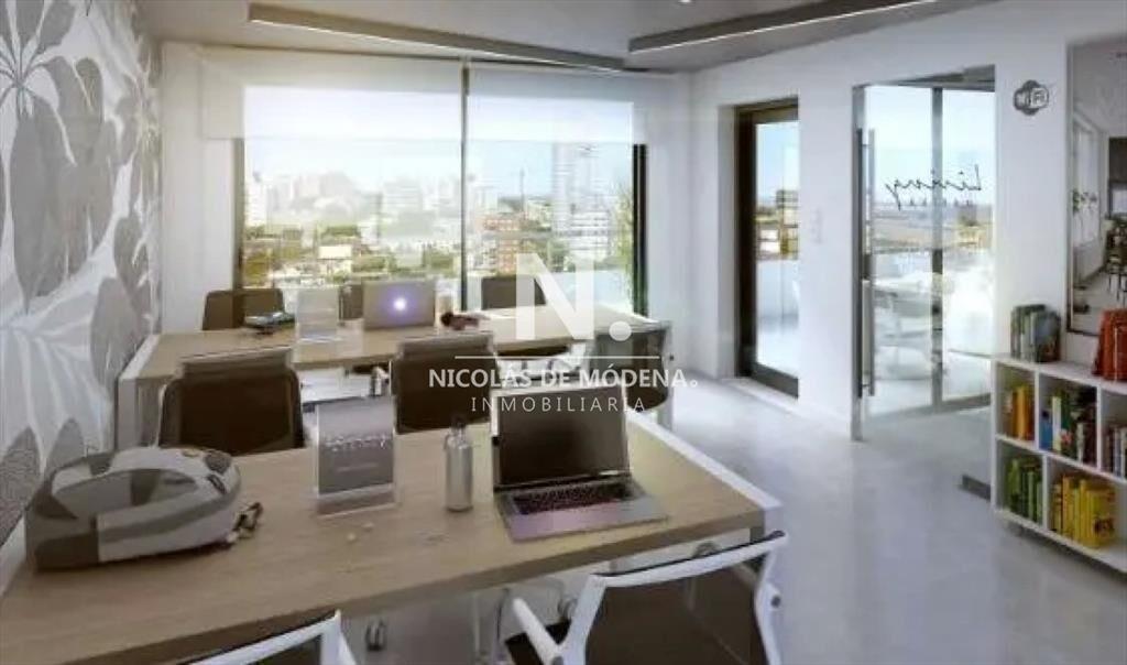 Excelente Apartamento de 1 Dormitorio con Gran Patio a Estr