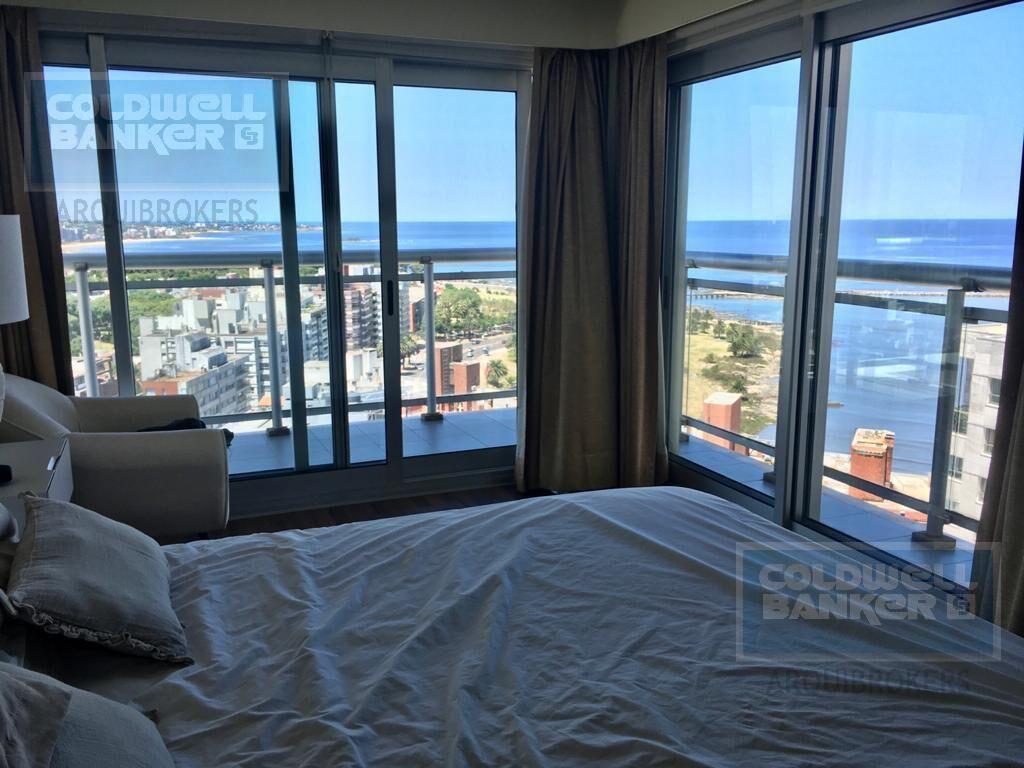 Apartamento penthouse  de 3 dormitorios en venta en Puerto