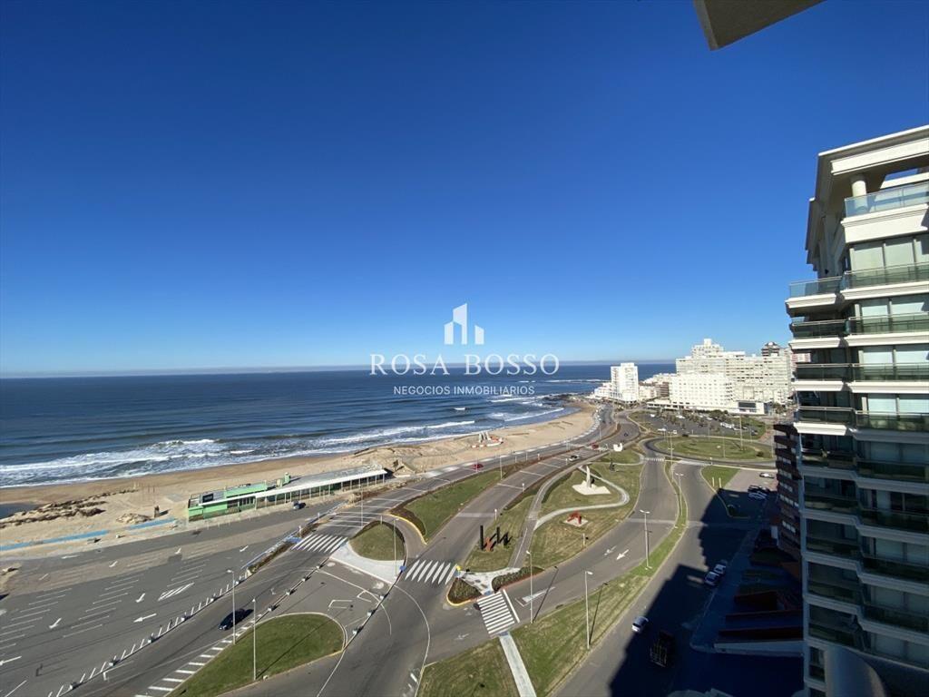Apartamento 4 dormitorios  Garaje  vista Playa