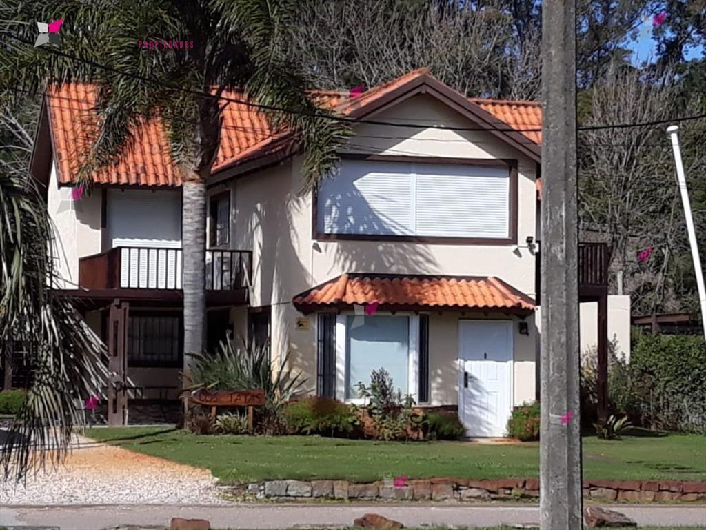 VENTA DE CASA DE 4 DORMITORIOS EN SOLANAS PUNTA DEL ESTE