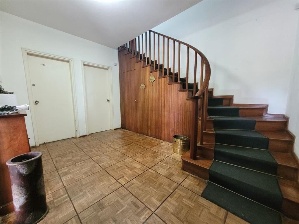 Excelente chalet sobre Av. Rivera próx. Bolivia