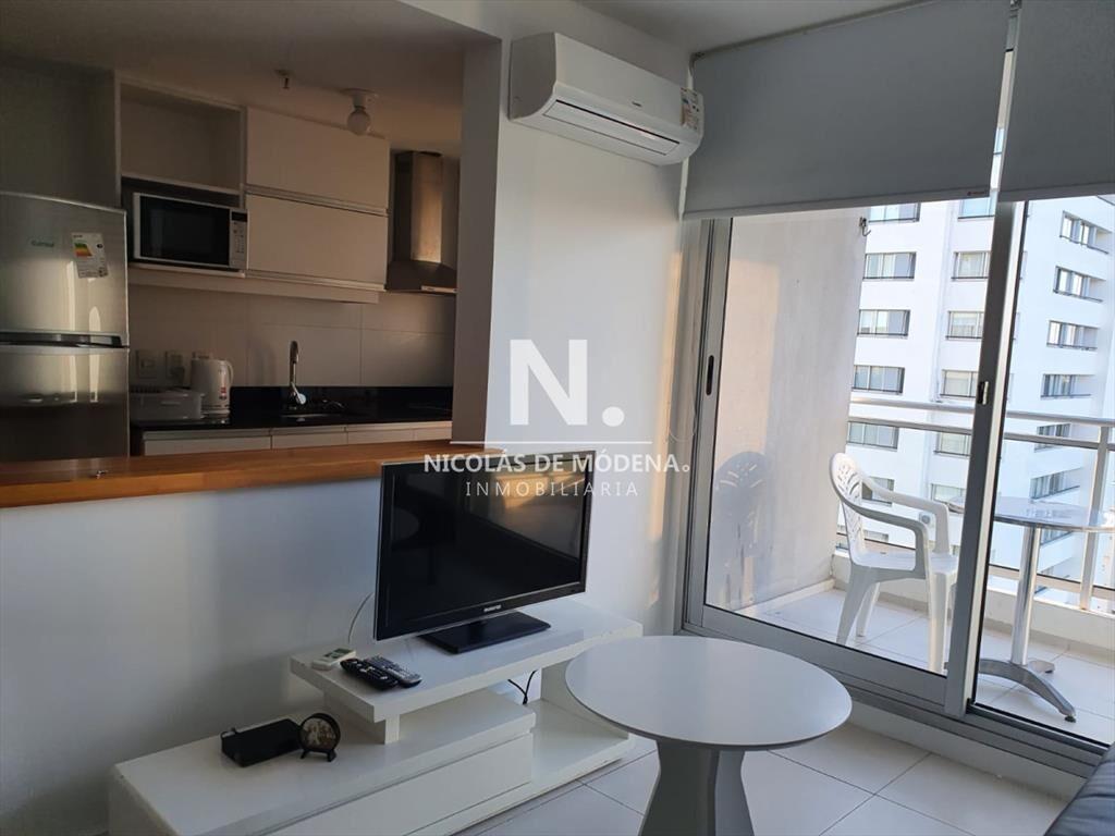 ALQUILA APARTAMENTO UN DORMITORIO , UN BAÑO
