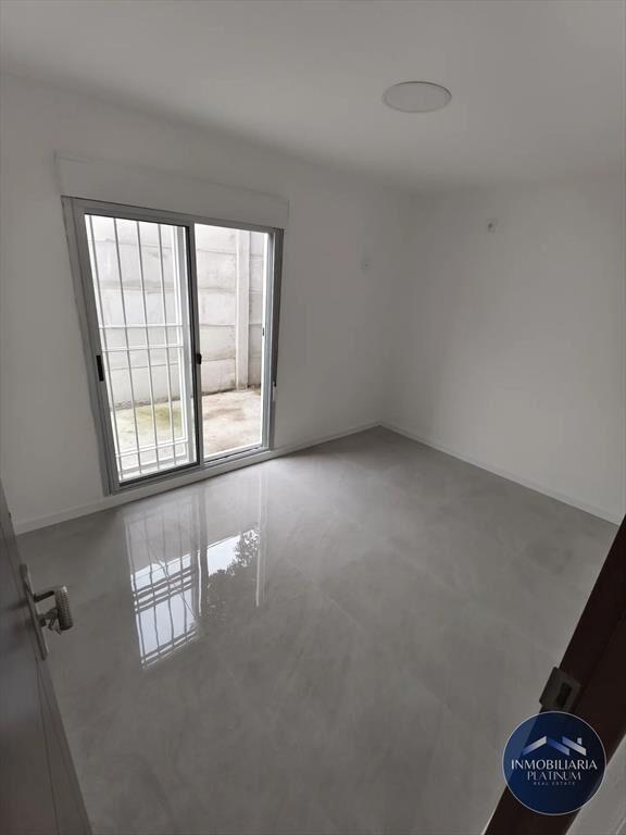 Apartamento en alquiler en Cerrito 2 dormitorios con galpon