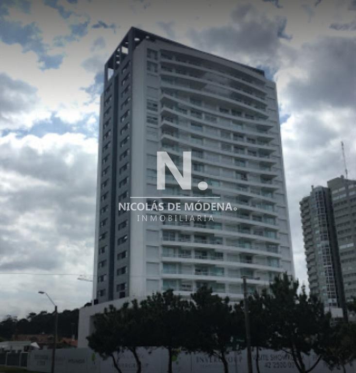 Departamento de 2 dormitorios en venta, en Punta