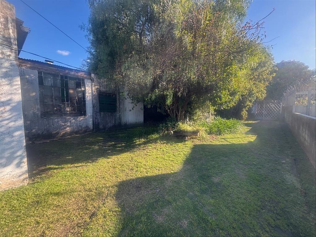 Venta de Casa en Colón, todo a reciclar, sobre Avda. Garzón.