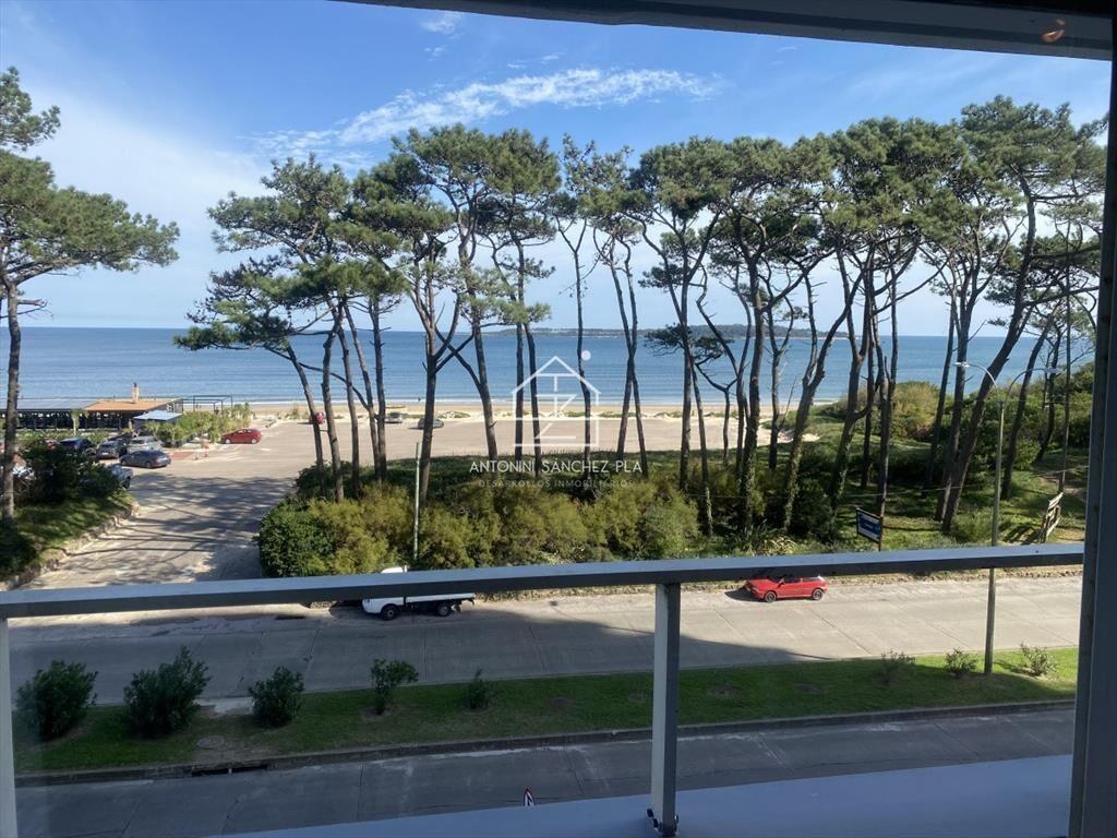 Apartamento en Mansa frente al mar - Punta del
