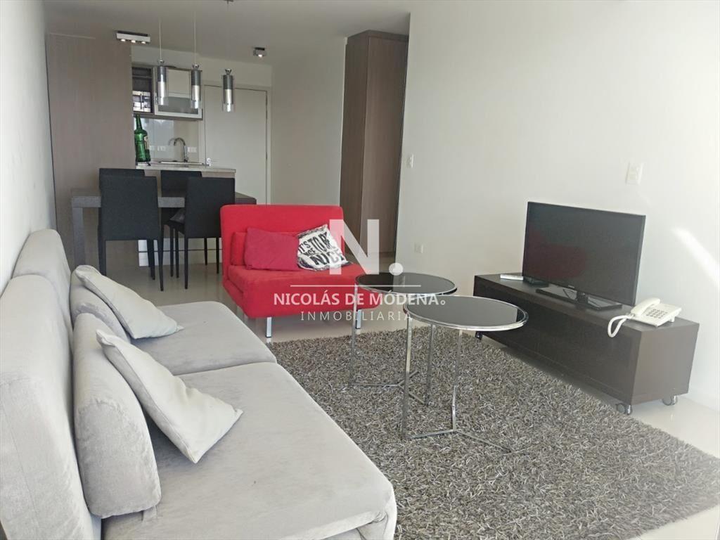 Excelente apartamento ubicado en Av. Roosevelt y