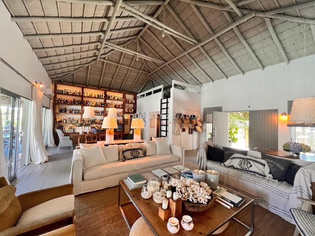Casa en Venta de 6 Dormitorios en Pinar del Faro,