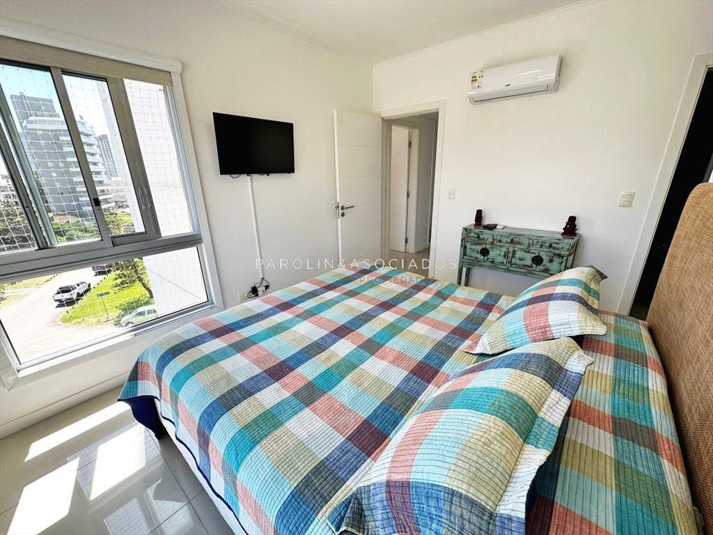 Apartamento en venta de 2 dormitorios en Wind Tower, Punta