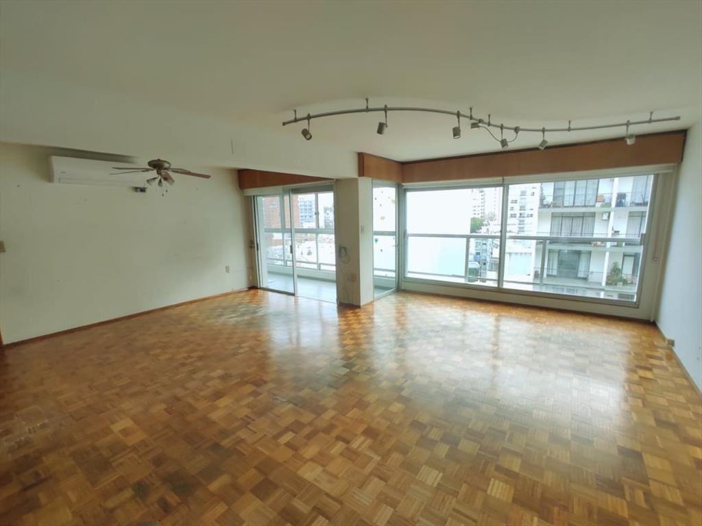 Apartamento en venta 3 dormitorios y servicio sobre Echevar