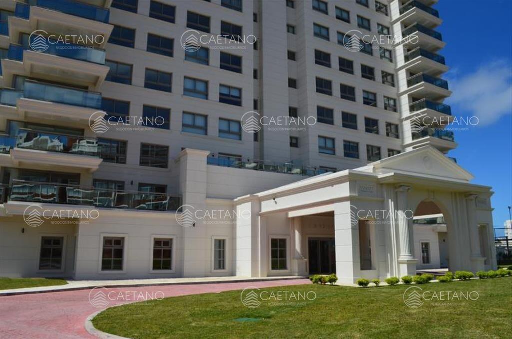 Hermoso departamento en punta del este. Torre Imerpiale.