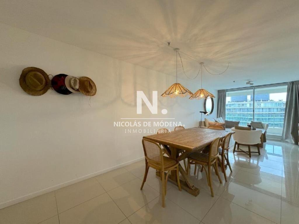 Alquila y vende apartamento de 3 dormitorios con vista al m