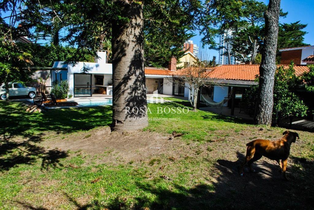 Hermosa casa gran parque con piscina climatizada