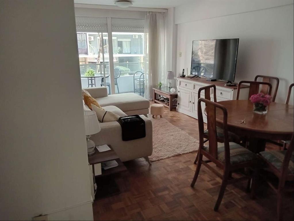 Alquiler Apartamento Pocitos 3 dormitorios 2 baños patio y