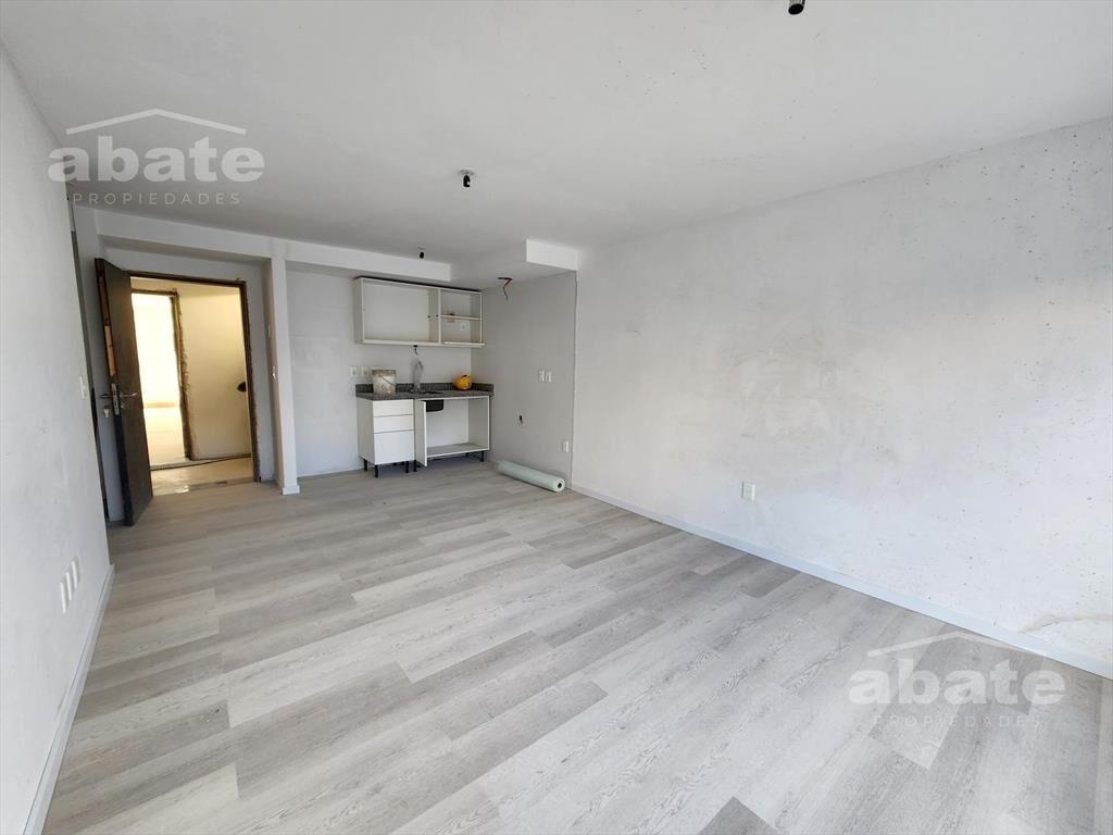 Alquiler apartamento 1 dormitorio con patio , opción de gar
