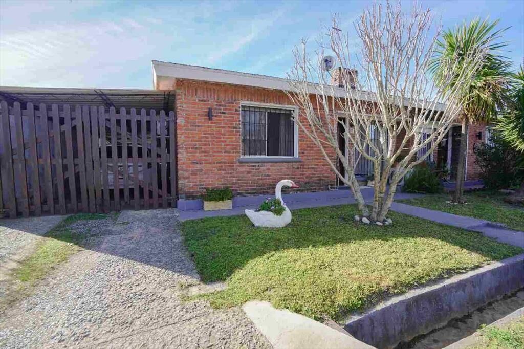 Oportunidad Vendo casa 2 dormitorios garaje Pando