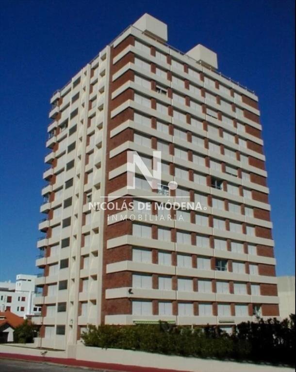 Departamento con vista al mar de 3 dormitorios en