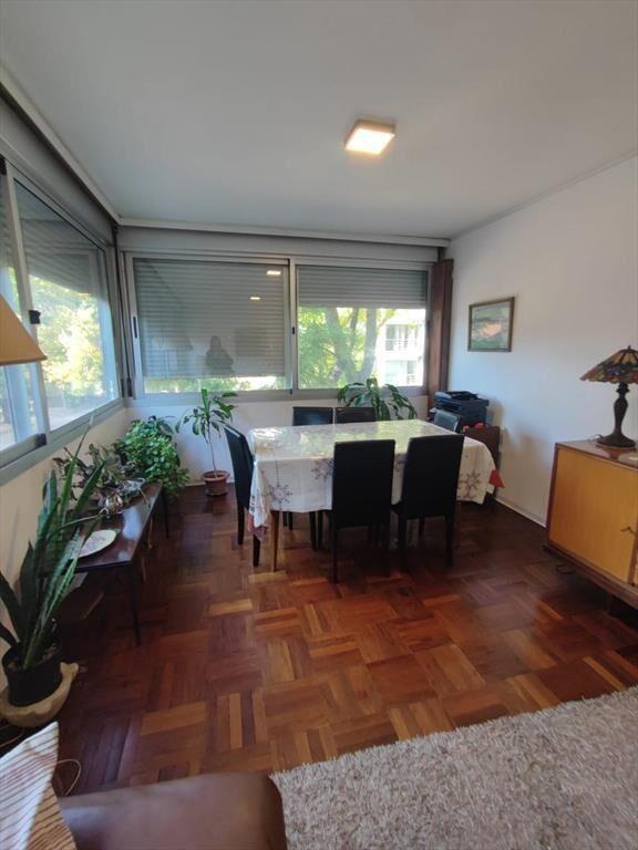 Apartamento en Punta Carretas de tres dormitorios.