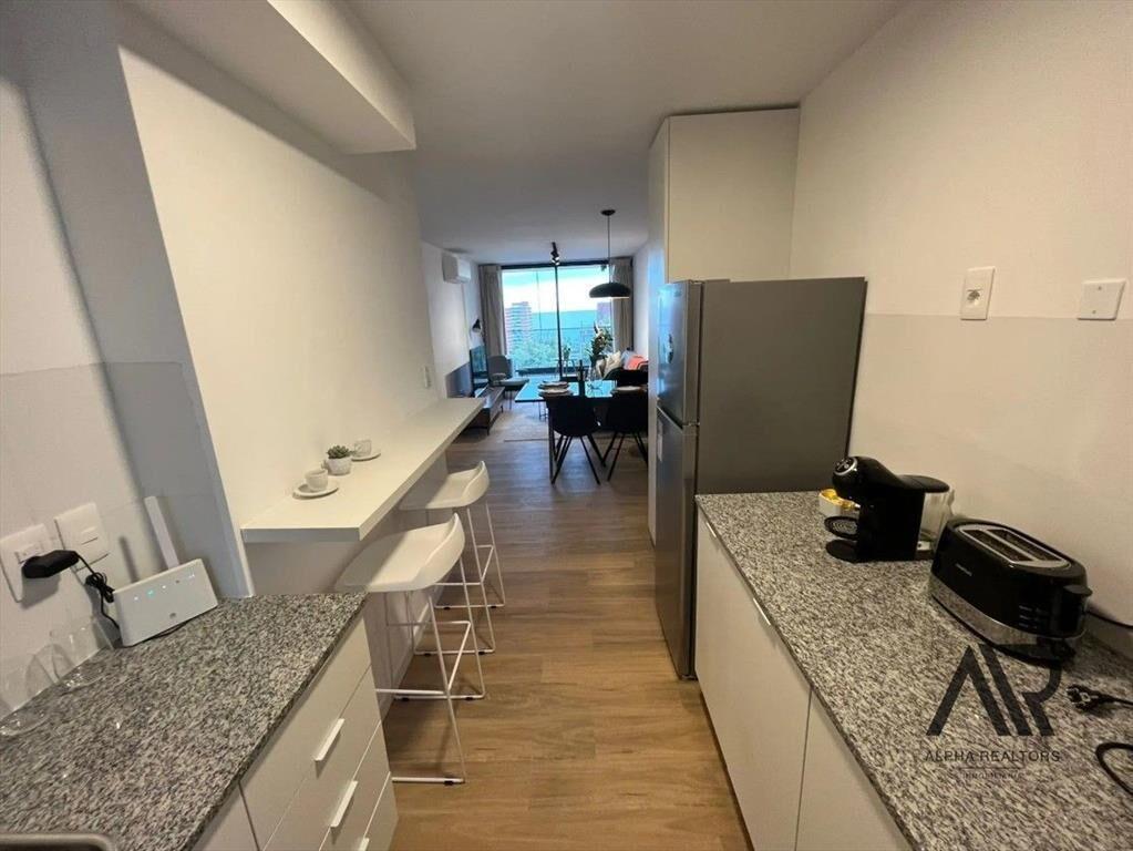 Apartamento de 2 dormitorios, con terraza y vista al mar...