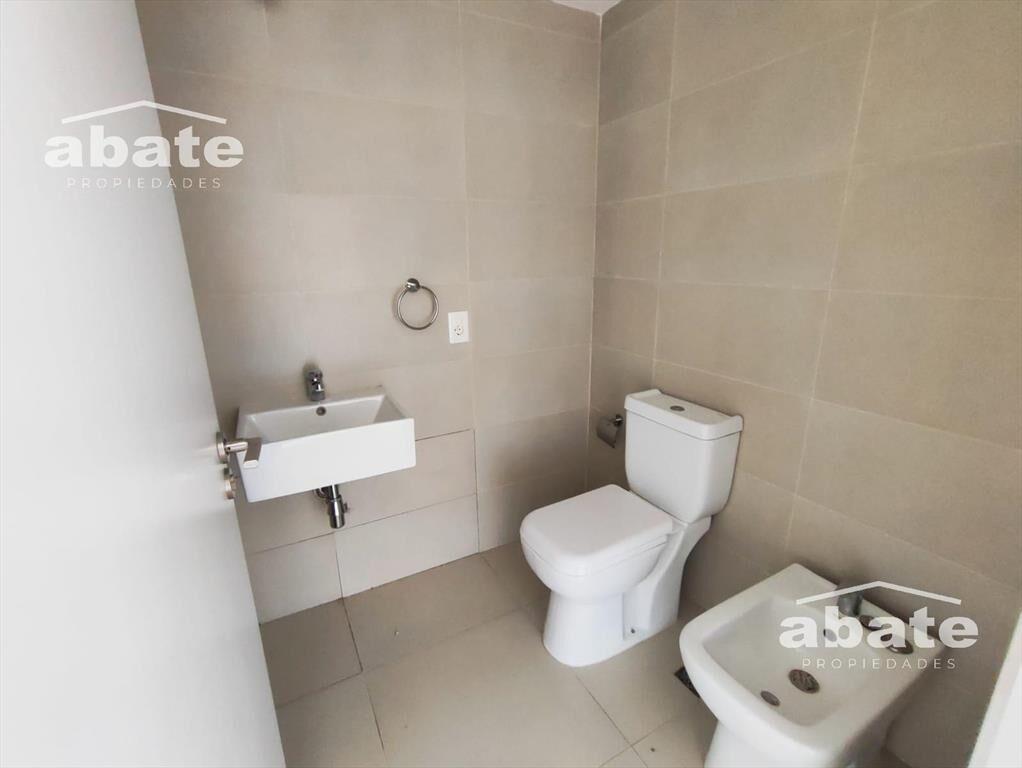 Venta Apartamento 3 dormitorios. Piso 5. Luminoso. Con rent