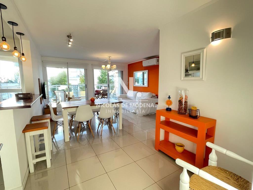 Apartamento de 2 dormitorios en venta en Aidy Grill, Punta