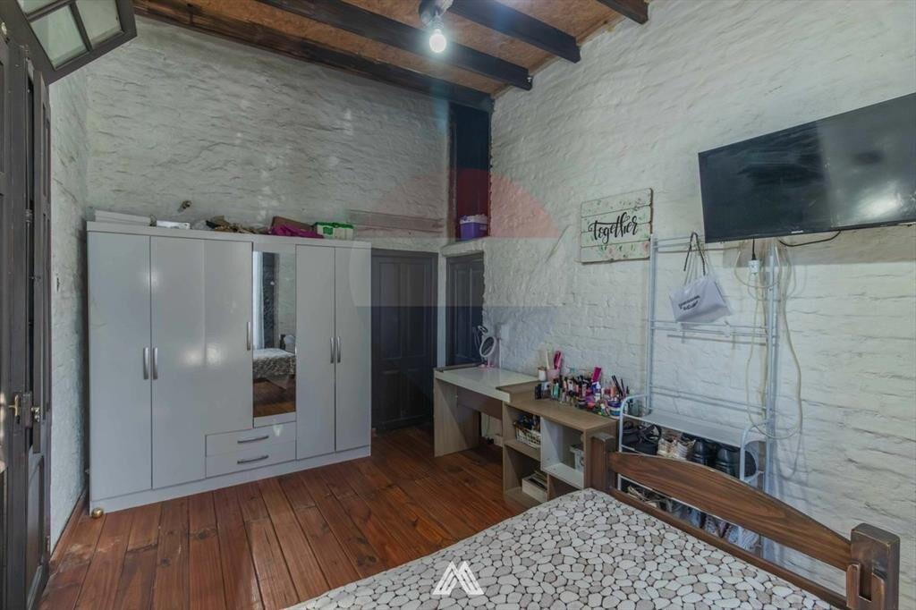 VENTA CASA TRES DORMITORIOS y FONDO