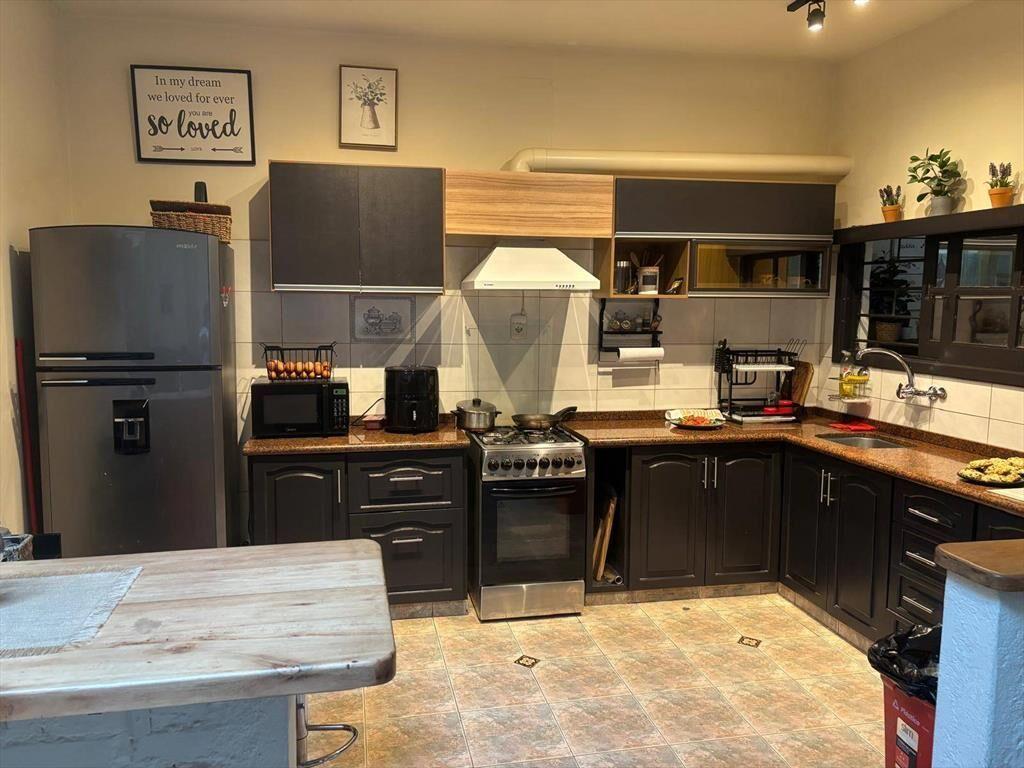 D'Angelo, excelente Casa en venta c/ gge y 3 dormitorios...