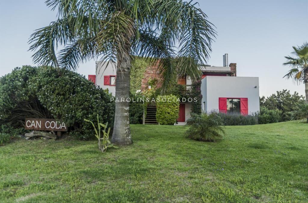 Casa en Venta de 4 Dormitorios en Village del