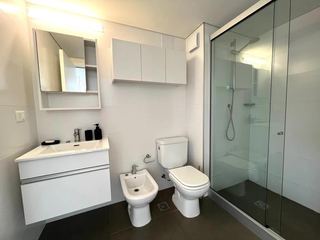 Venta Apartamento 2 Dormitorios y Garaje Amoblado en Buceo
