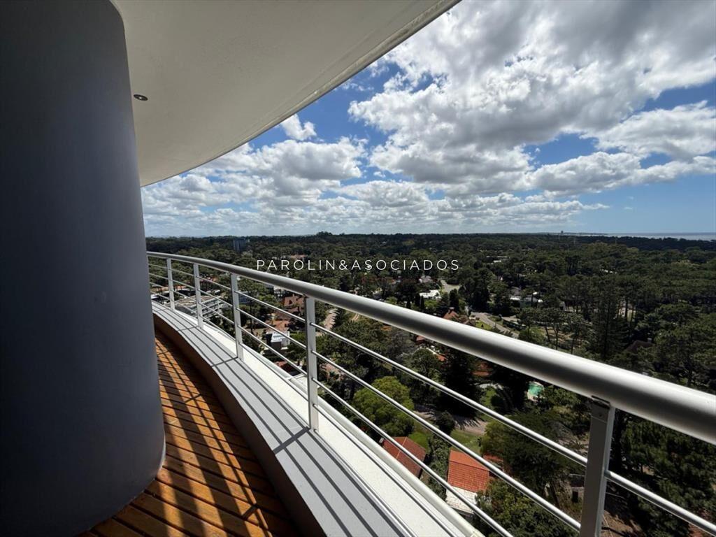 Departamento en Venta en Torre Tressesenta, Punta