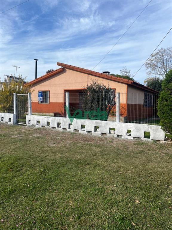 Venta de casa en Salinas, chalÃ© de tejas, 3