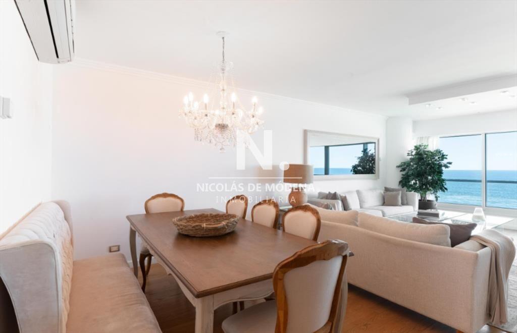 Vende apartamento de 2 dormitorios en Brava Punta
