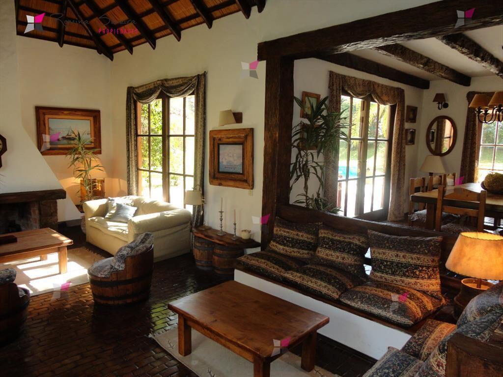 VENTA CASA DE 5 DORMITORIOS EN SAN RAFAEL