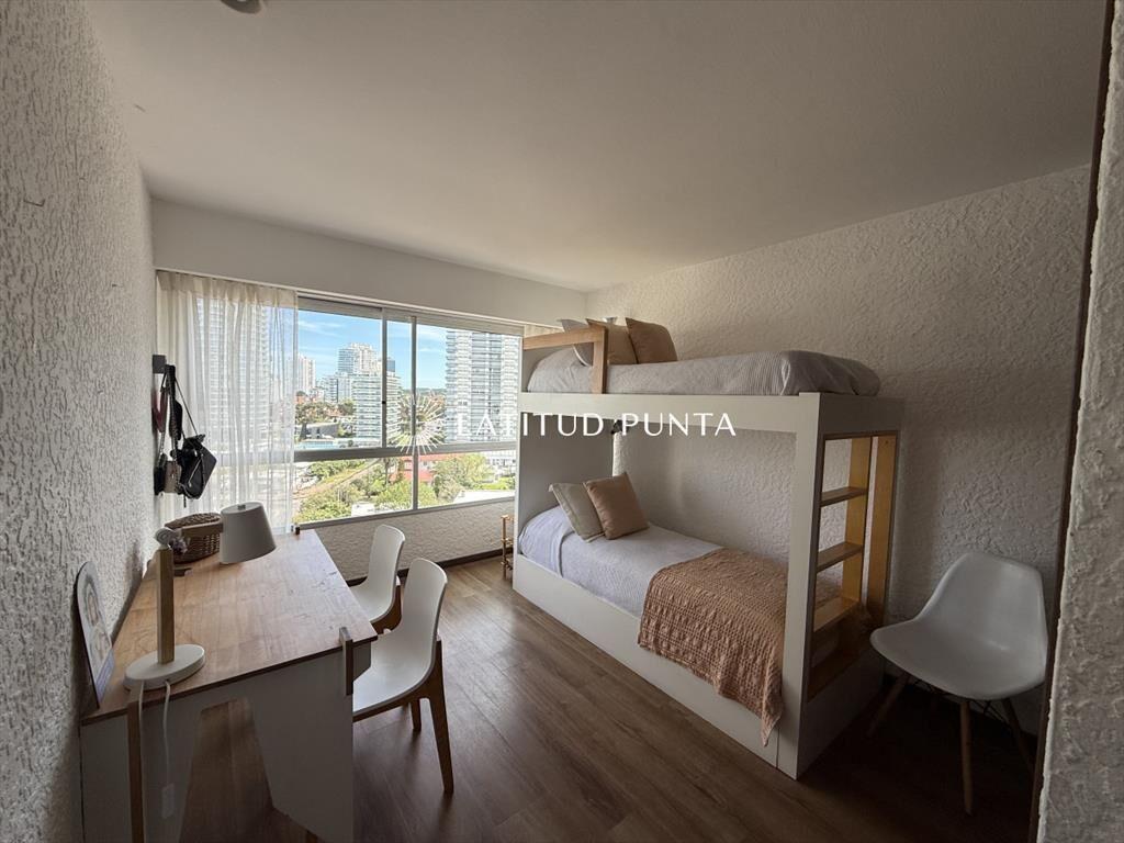Apartamento a pasos de playa brava