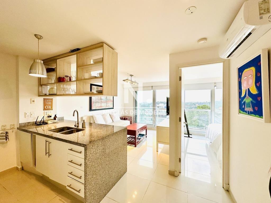 Venta de moderno departamento en zona Roosevelt