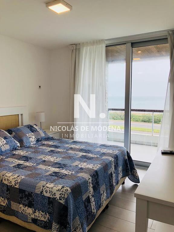 Venta Departamento en Playa Mansa primera linea