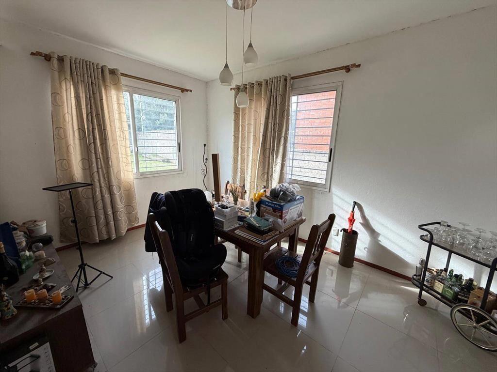Venta de  2 Casas en un padrón con 4 dormitorios en Solymar