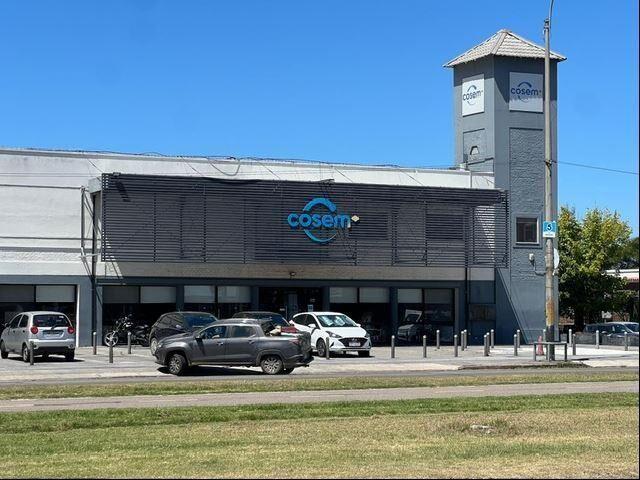 Alquiler local 900m2 Av.Italia mts Plaza Italia Shopping