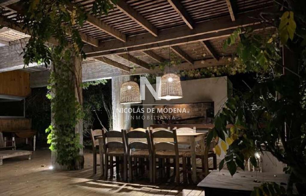 Casa en venta de 4 suites en Punta del Este