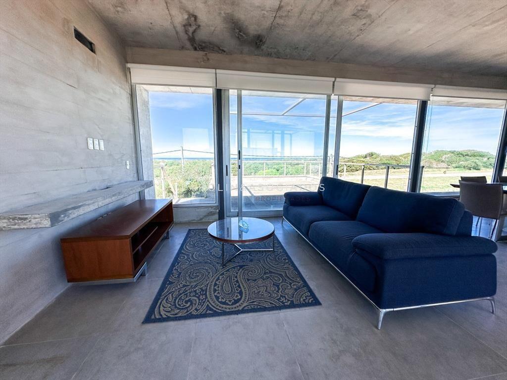 Casa en venta de 3 dormitorios en frente al mar de La Juani